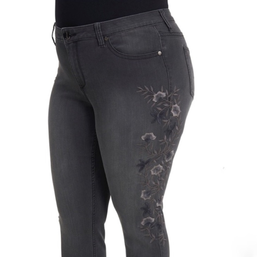 Seven7 black skinny jeans plus size
